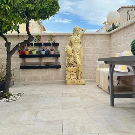 Holiday home House With A Large Outside Space *